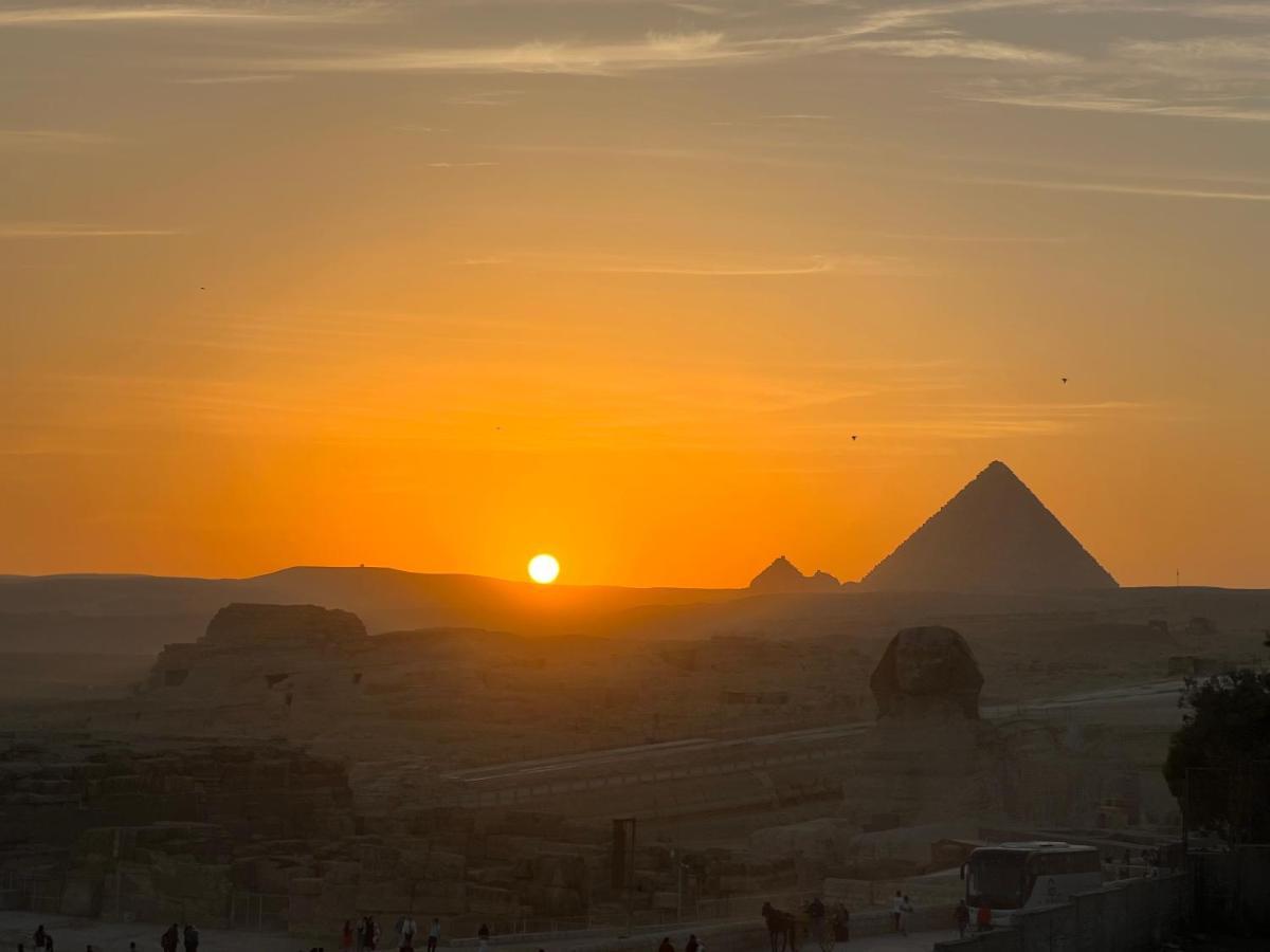 Blue Scarab Pyramids View Cairo Exterior foto
